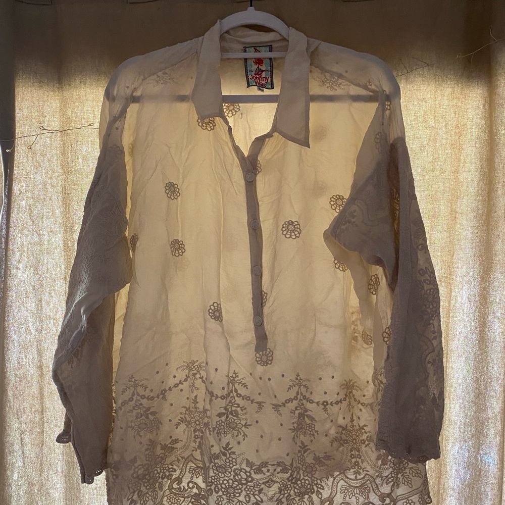 Lacy white Johnny Was blouse!